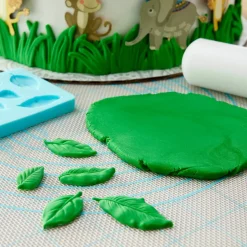 Satin Ice™ Professional's Choice Fondant, 2lb.