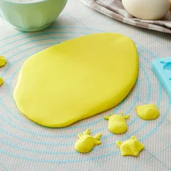 Satin Ice™ Professional's Choice Fondant, 2lb.
