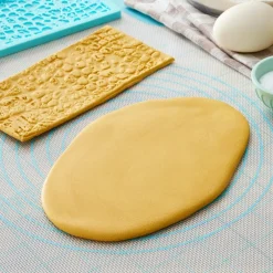 Satin Ice® Professional's Choice Fondant, 1lb.