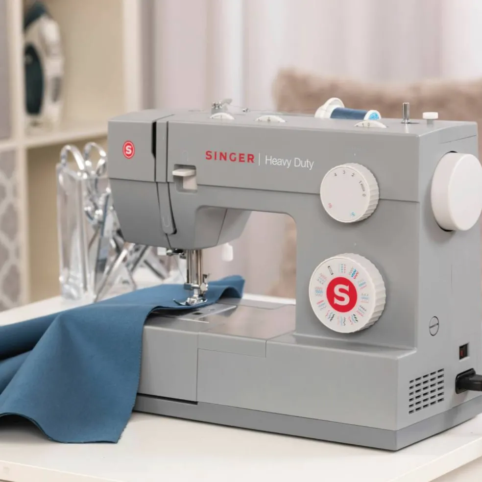 SINGER® HD4452 Heavy Duty Sewing Machine