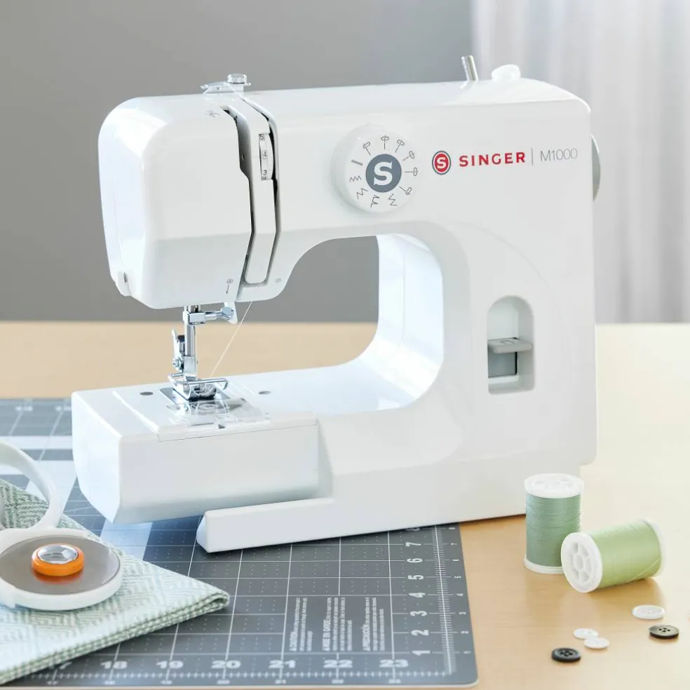 SINGER® M1000 Mending Machine