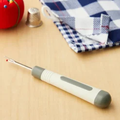 Small Seam Ripper by Loops & Threads™