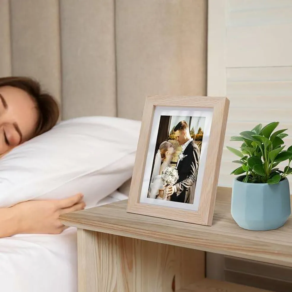 Solid Oak Wood 5x7 Picture Frame with Mat for 4x6 Photos, Natural Wood Frame with Plexi Front for Wall or Tabletop Display, Vertical Horizontal Photo Frame (1 Pack)