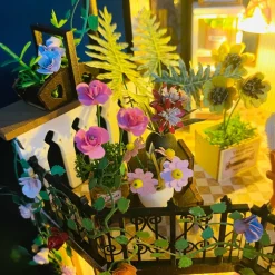 Sparkly Selections Daisy Flower House DIY Miniature Kit
