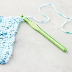 Susan BatesĀ® SilvalumeĀ® Aluminium Crochet Hook