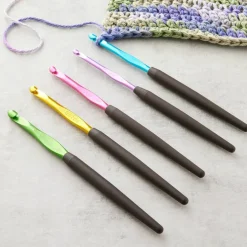 Susan Bates® Soft Ergonomic™ Crochet Hook Set, G-K