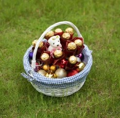 Traditional White Round Willow Gift Basket with Gingham Liner and Sturdy Foldable Handles, Food Snacks Storage Basket
