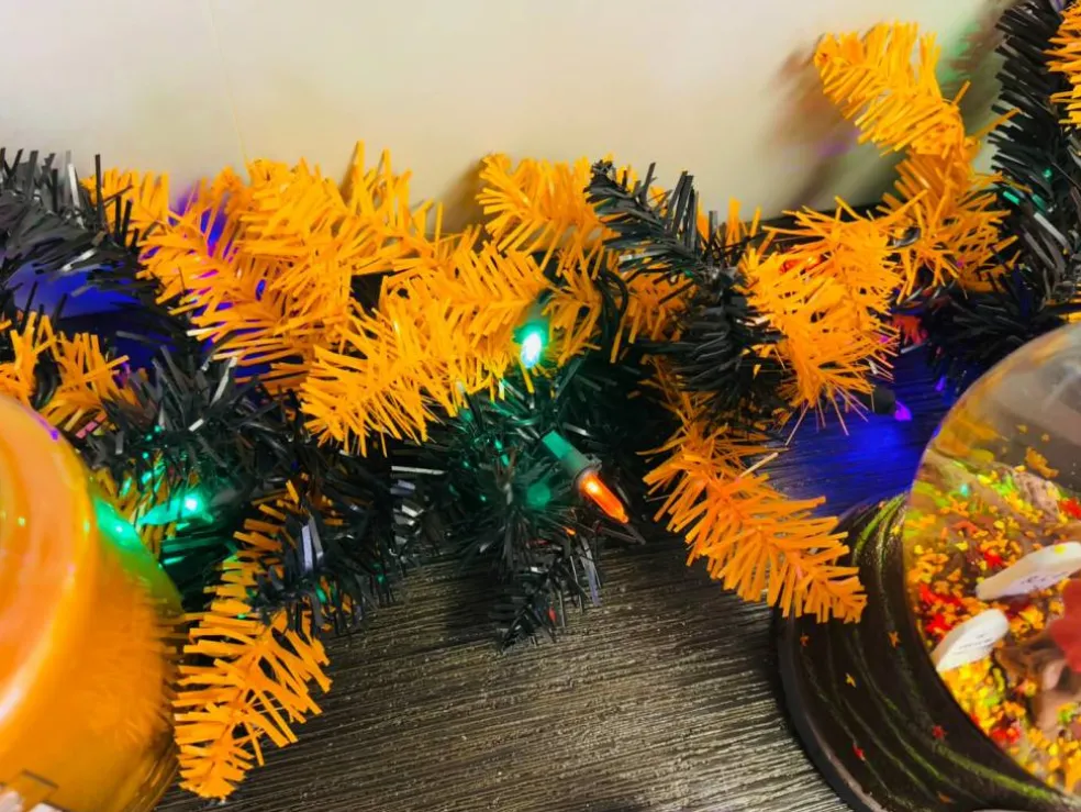 Tree Buddees Halloween Garland with Lights 9 Foot Long Black and Orange Pre-lit LED Mantle Decoration
