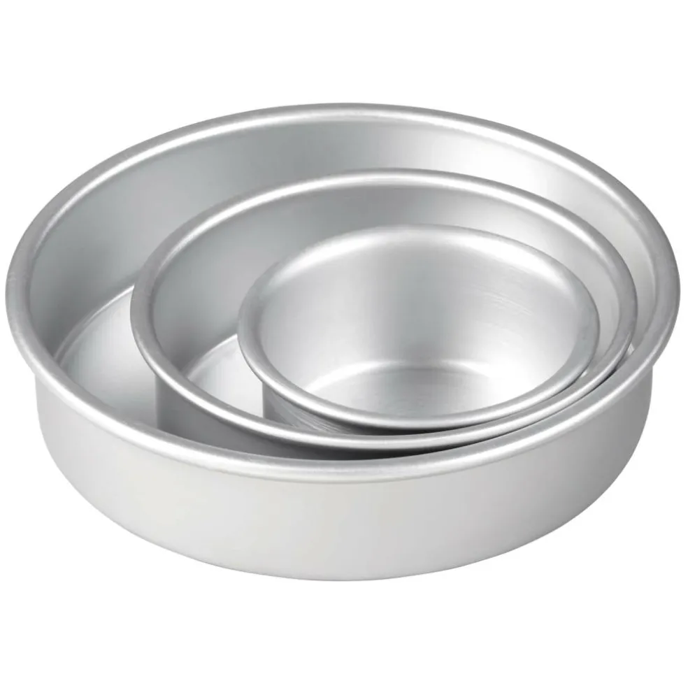 Wilton® Aluminum Bakeware Round Cake Pan Set