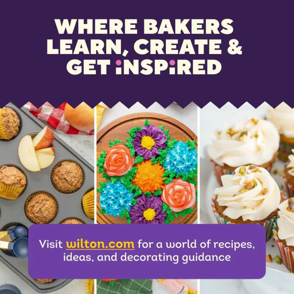 Wilton® Gold Non-Stick Bakeware Medium Baking Sheet