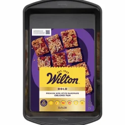 Wilton® Gold Non-Stick Bakeware 13" x 9" Oblong Pan