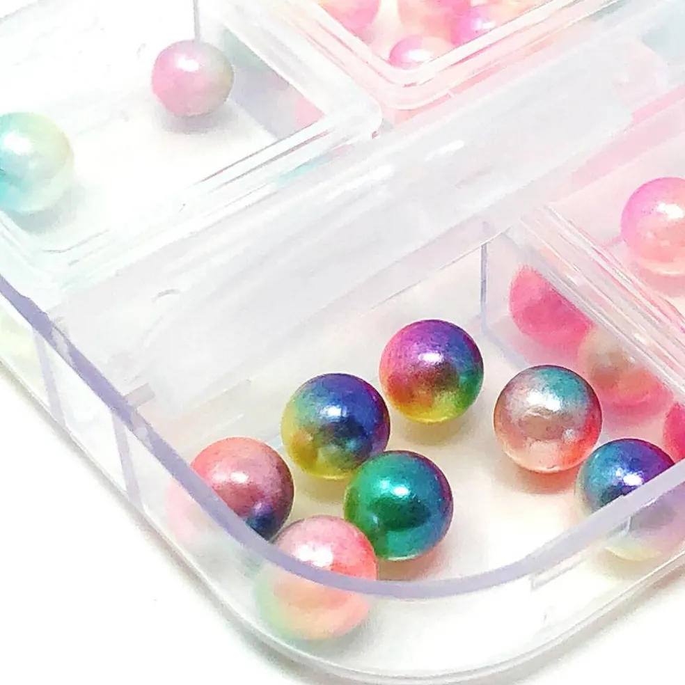 Wrapables Dazzling Nail Art Rhinestones Nail Manicure with Plastic Case