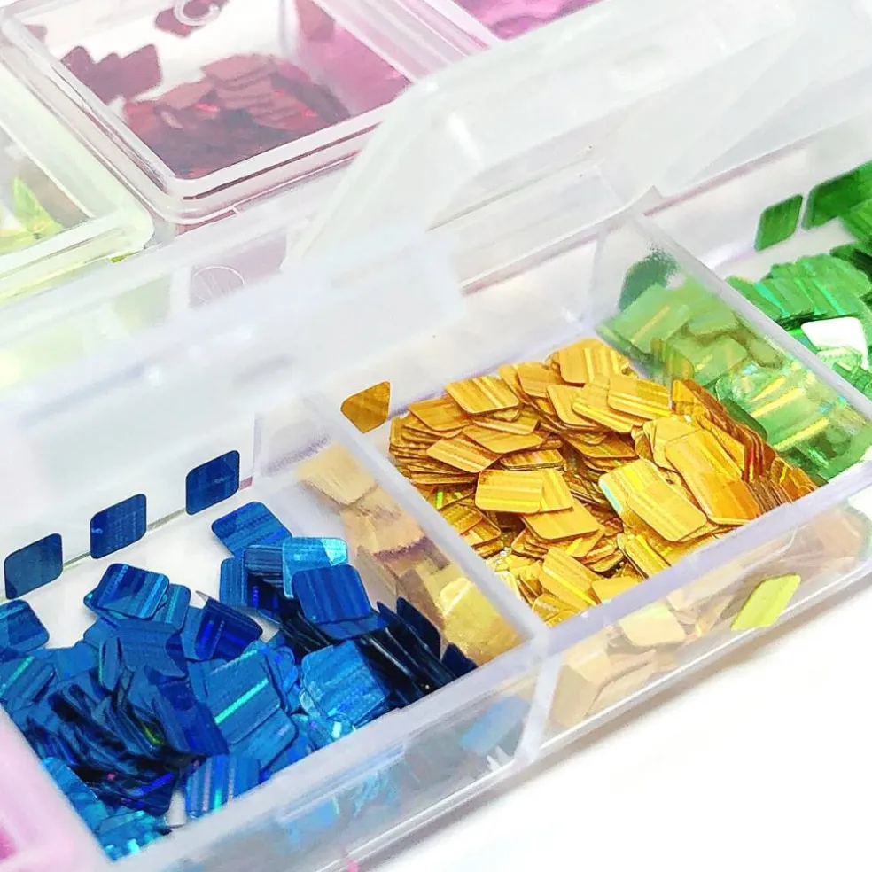 Wrapables Dazzling Nail Art Rhinestones Nail Manicure with Plastic Case