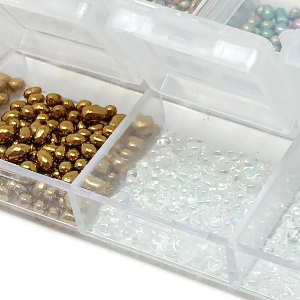 Wrapables Dazzling Nail Art Rhinestones Nail Manicure with Plastic Case