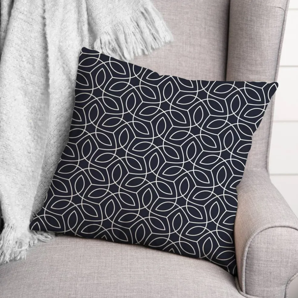 18" x 18" Leaf Swirls Indoor/Outdoor Throw Pillow