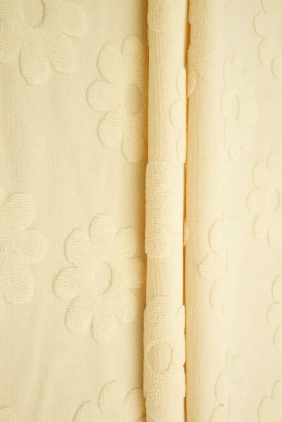 1 Yard Daisy Floral Jacquard Knit Fabric for Apparel 58/60" Wide